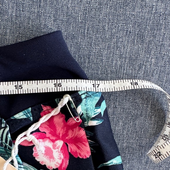 Tommy Bahama Everyday Active Floral Tropical Print Pants NWT - Picture 5 of 6